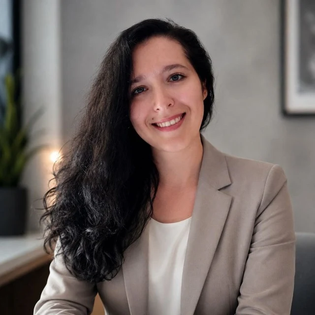 Alexandra, resume writer and career consultant